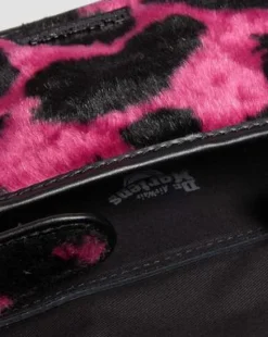 Bolso bandolera de 18 cm de Hair-On con estampado de vaca in Thrift Pink