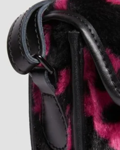 Bolso bandolera de 18 cm de Hair-On con estampado de vaca in Thrift Pink