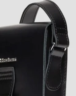 Bolso bandolera vertical de piel Kiev y Smooth in Negro