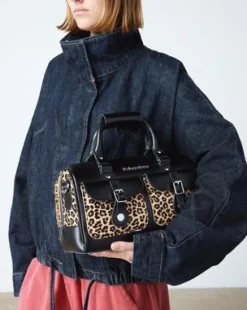 Bolso de Hair-On con estampado de leopardo y asas&nbsp;&nbsp;&nbsp; in Negro