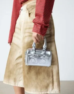 Bolso mini con asa de charol metalizado in Plateado