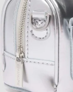 Bolso mini con asa de charol metalizado in Plateado