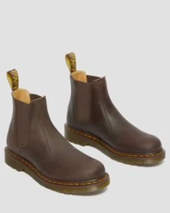Botas Chelsea 2976 Yellow Stitch de piel Crazy Horse in Marrón Oscuro