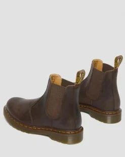 Botas Chelsea 2976 Yellow Stitch de piel Crazy Horse in Marrón Oscuro