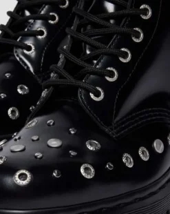 BOTAS 1460 DE PIEL BUTTERO CON TACHUELAS in Negro
