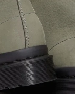 Botas 1460 de piel Milled Nobuk in Nickel Grey