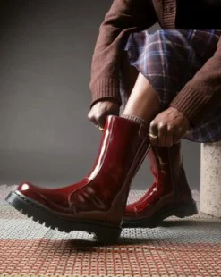 Botas Rejena de piel Laquered in Rojo Cereza