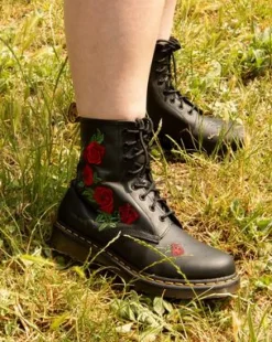 Botas 1460 Vonda de piel con bordado floral in Negro