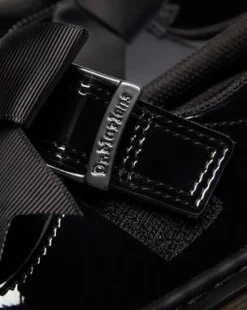 MERCEDITAS POLLEY II BOW DE CHAROL PARA JUNIOR in Negro