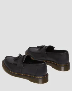 Mocasines Adrian en piel Virginia con borla in Negro