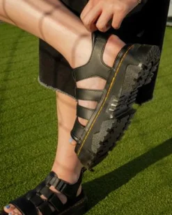 Sandalias Mattison con 3 tiras in Negro