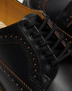 Zapatos Blucher 3989 Vintage de piel Quilon calada in Negro