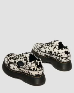 Zapatos Buzz de 5 ojales de piel Hair On con estampado de dálmata in Crema & Negro