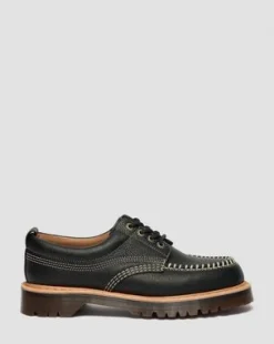 Zapatos Lowell de piel Wild Grain y puntera de mocasín in Negro