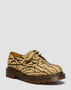 Zapatos 1461 Wild Emboss de ante in Marrón Teca Y Negro